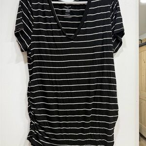 Motherhood maternity tshirt size large